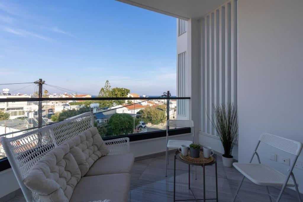 Thalassa 2-Bedroom Apartment In Larnaca Zewnętrze zdjęcie