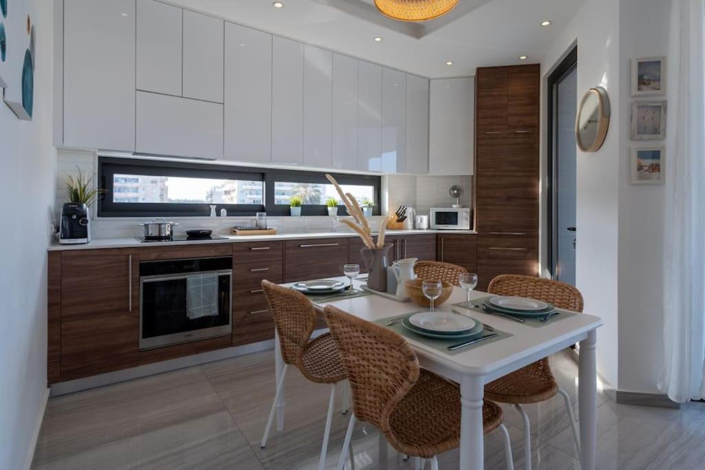 Thalassa 2-Bedroom Apartment In Larnaca Zewnętrze zdjęcie