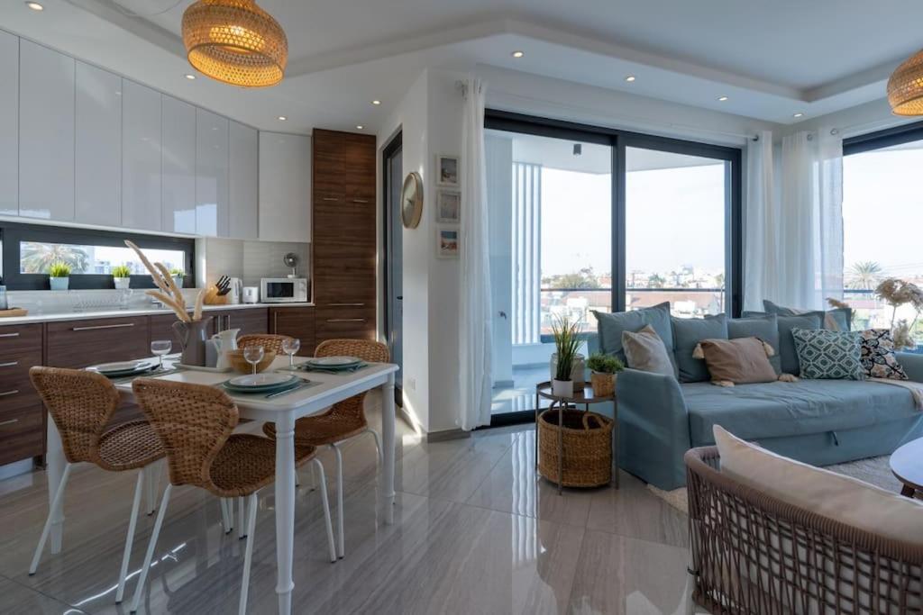 Thalassa 2-Bedroom Apartment In Larnaca Zewnętrze zdjęcie